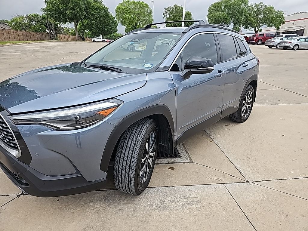 2025 Toyota Corolla Cross XLE