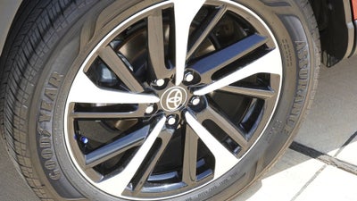 2024 Toyota Corolla Cross Hybrid XSE