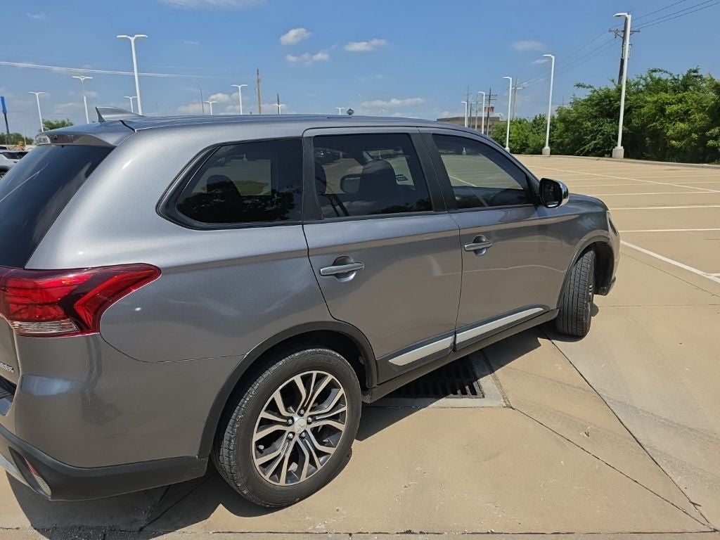 2018 Mitsubishi Outlander ES