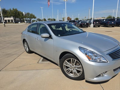 2015 INFINITI Q40 Base