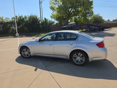 2015 INFINITI Q40 Base