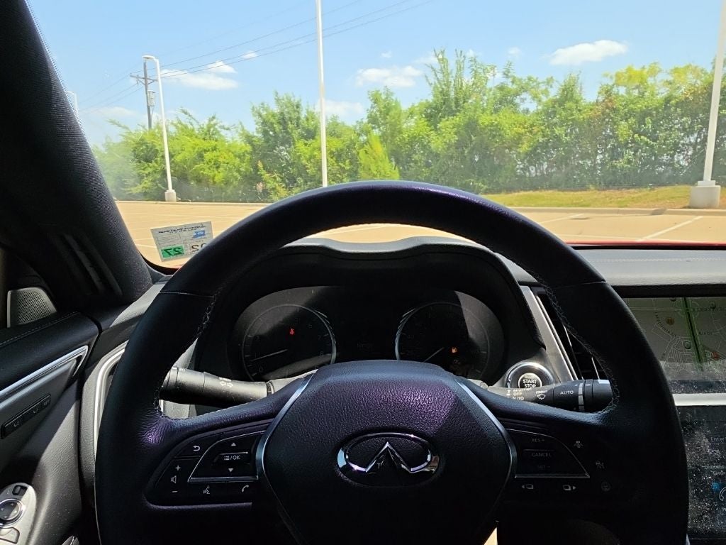 2022 INFINITI Q60 LUXE