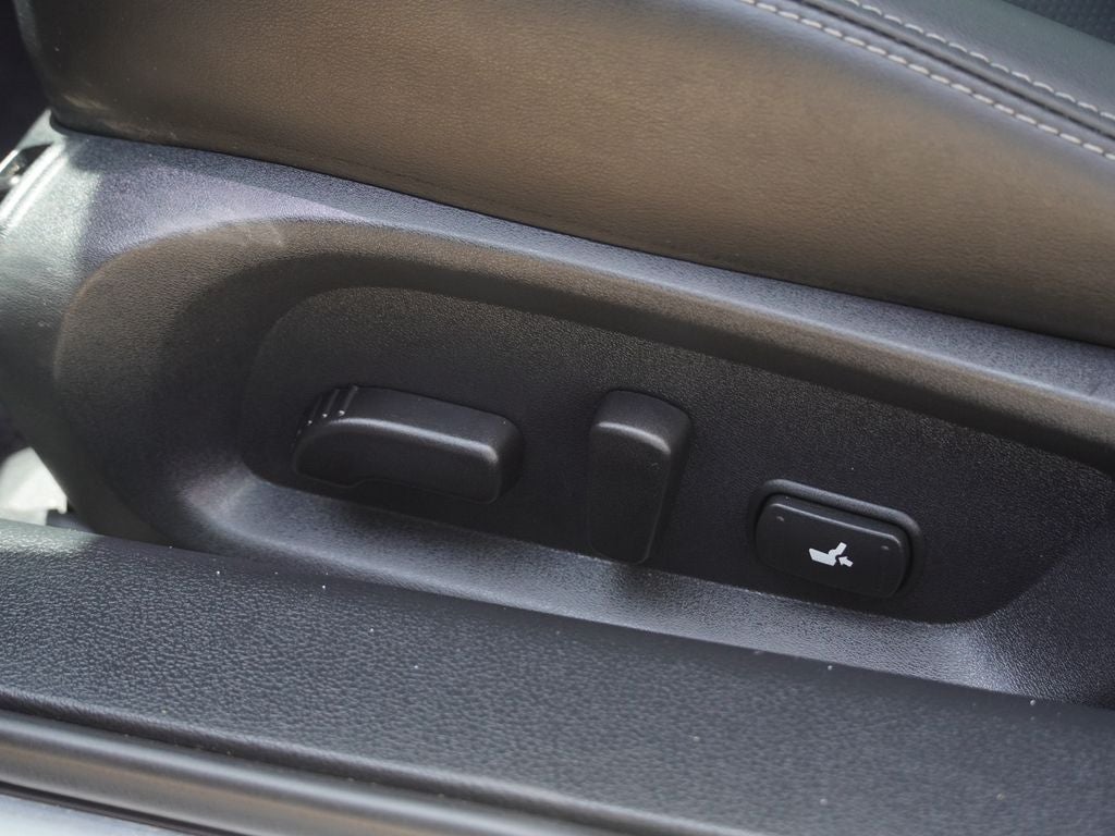 2022 INFINITI Q60 LUXE