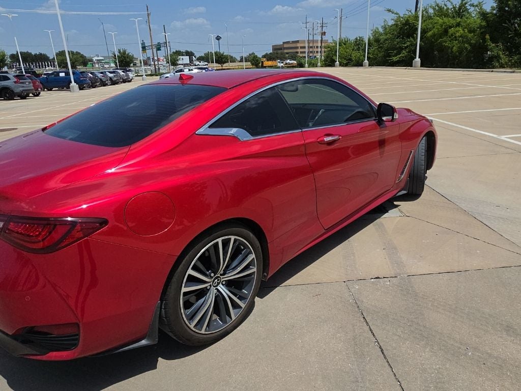 2022 INFINITI Q60 LUXE