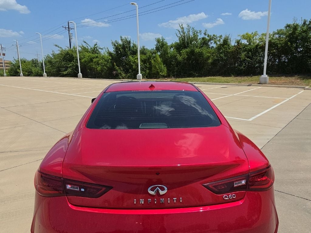 2022 INFINITI Q60 LUXE