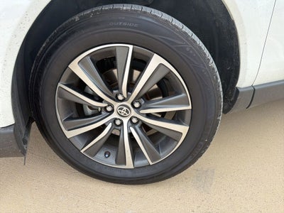 2023 Toyota Venza LE
