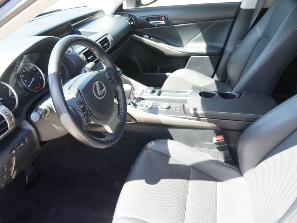 2016 Lexus IS 200t