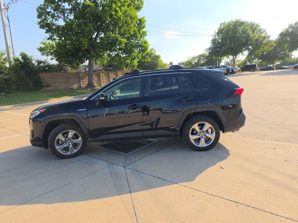 2021 Toyota RAV4 Hybrid XLE Premium