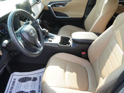 2022 Toyota RAV4 Hybrid XLE Premium