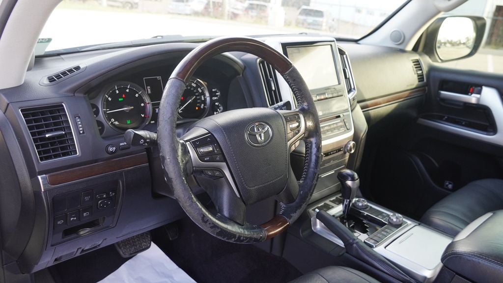 2016 Toyota Land Cruiser Base