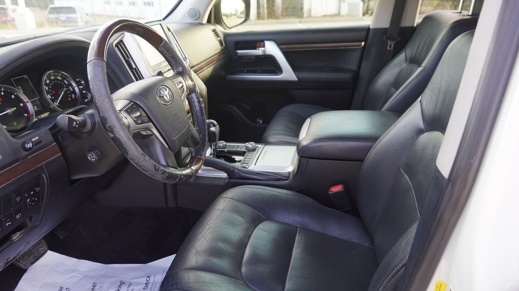 2016 Toyota Land Cruiser Base