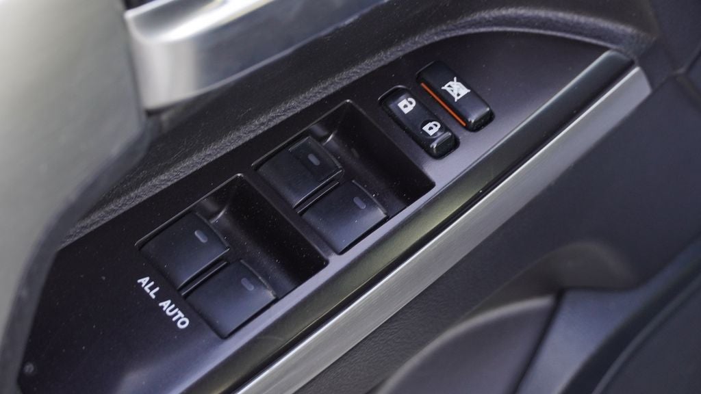 2016 Toyota Land Cruiser Base