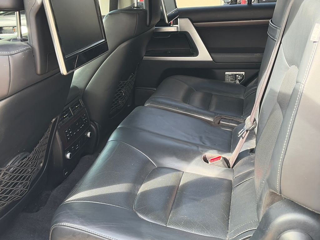 2016 Toyota Land Cruiser Base