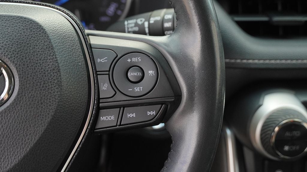 2020 Toyota RAV4 Hybrid XLE