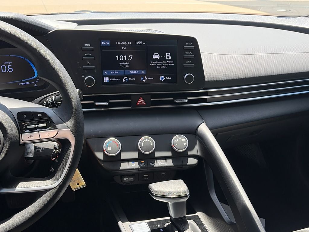 2025 Hyundai Elantra SE - Photo 10
