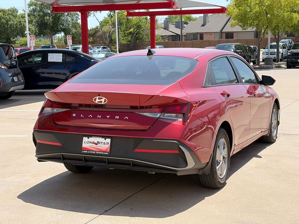2025 Hyundai Elantra SE - Photo 7