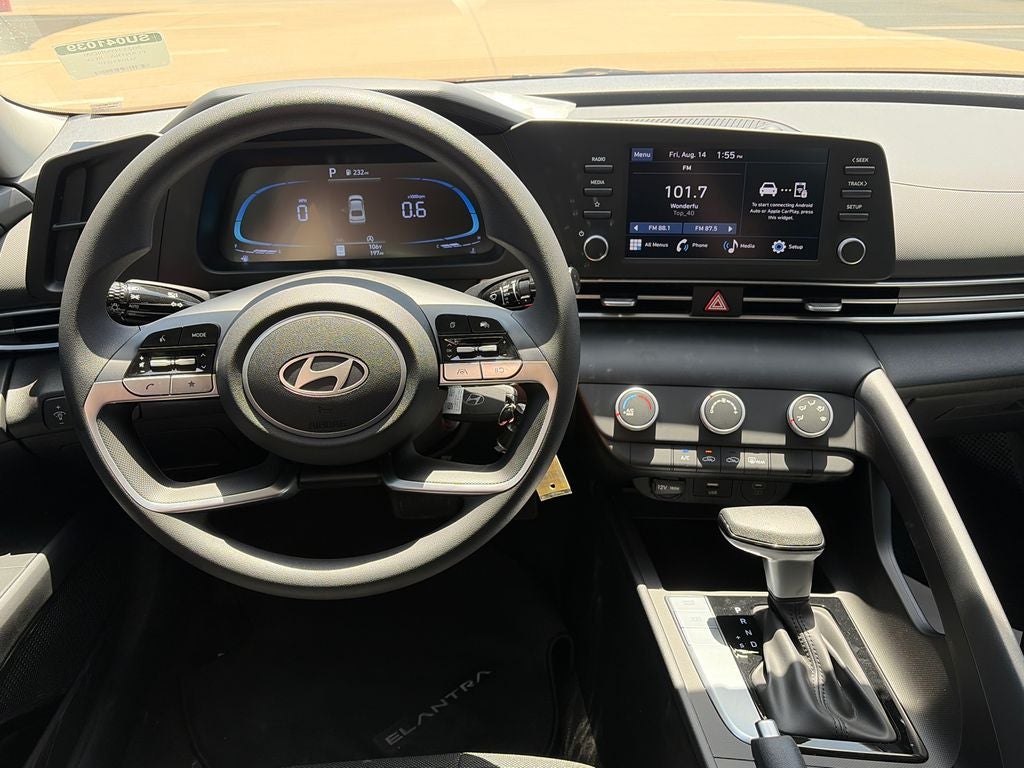 2025 Hyundai Elantra SE - Photo 9