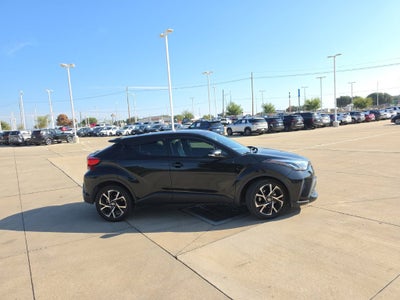 2022 Toyota C-HR XLE