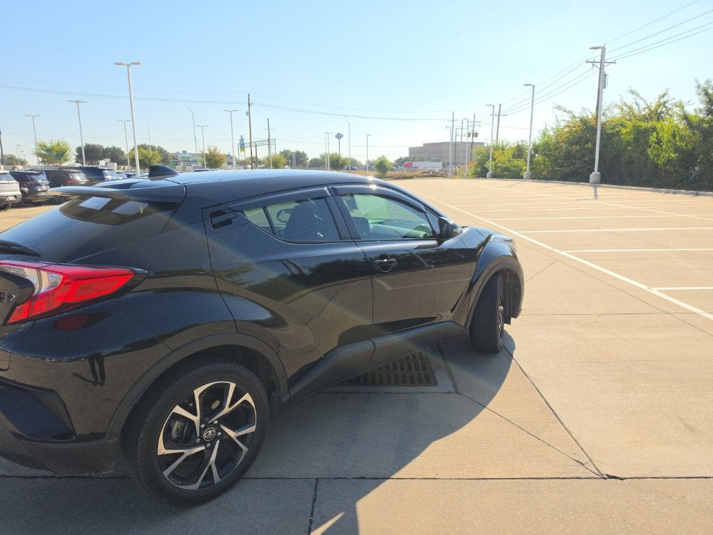 2022 Toyota C-HR XLE