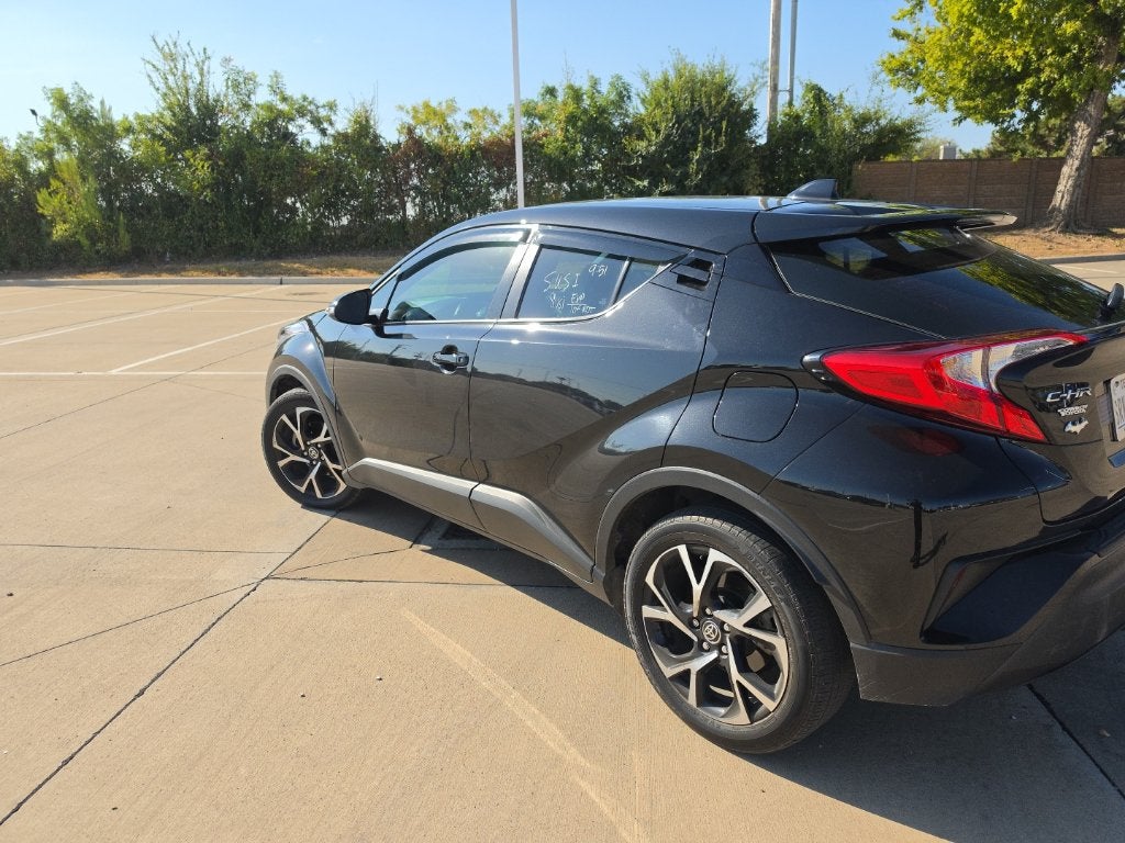 2022 Toyota C-HR XLE