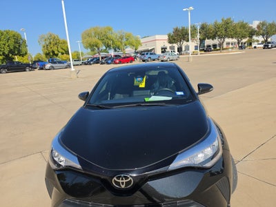 2022 Toyota C-HR XLE