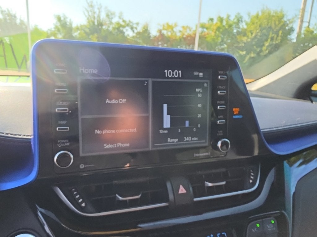2022 Toyota C-HR XLE