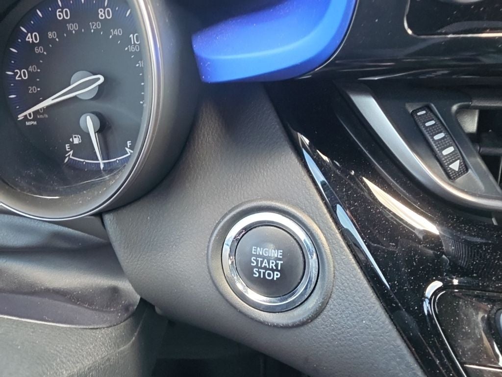 2022 Toyota C-HR XLE