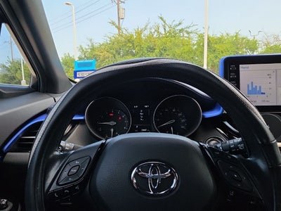2022 Toyota C-HR XLE