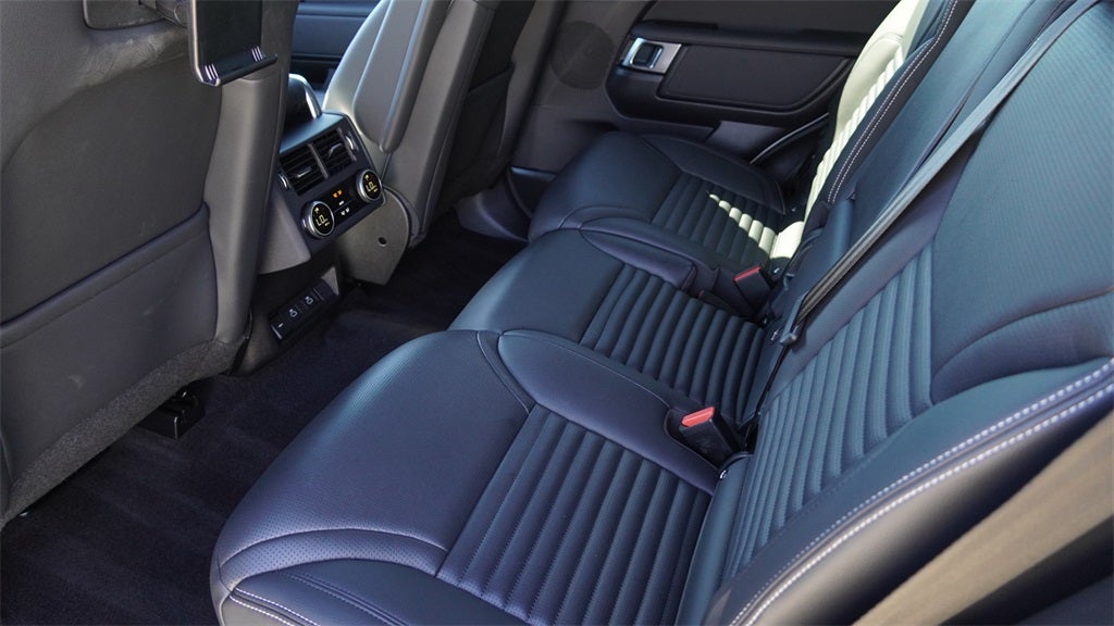 2025 Land Rover Discovery Dynamic SE