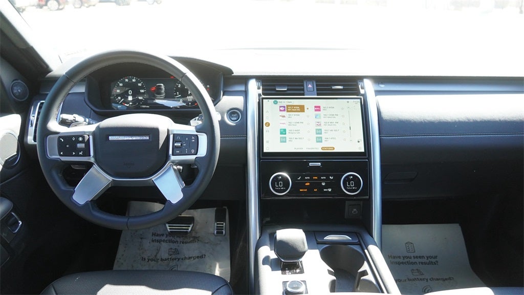 2025 Land Rover Discovery Dynamic SE