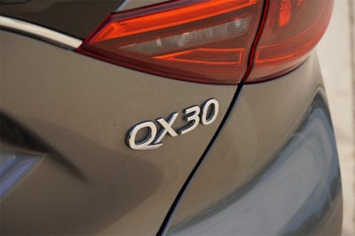 2018 INFINITI QX30 Luxury