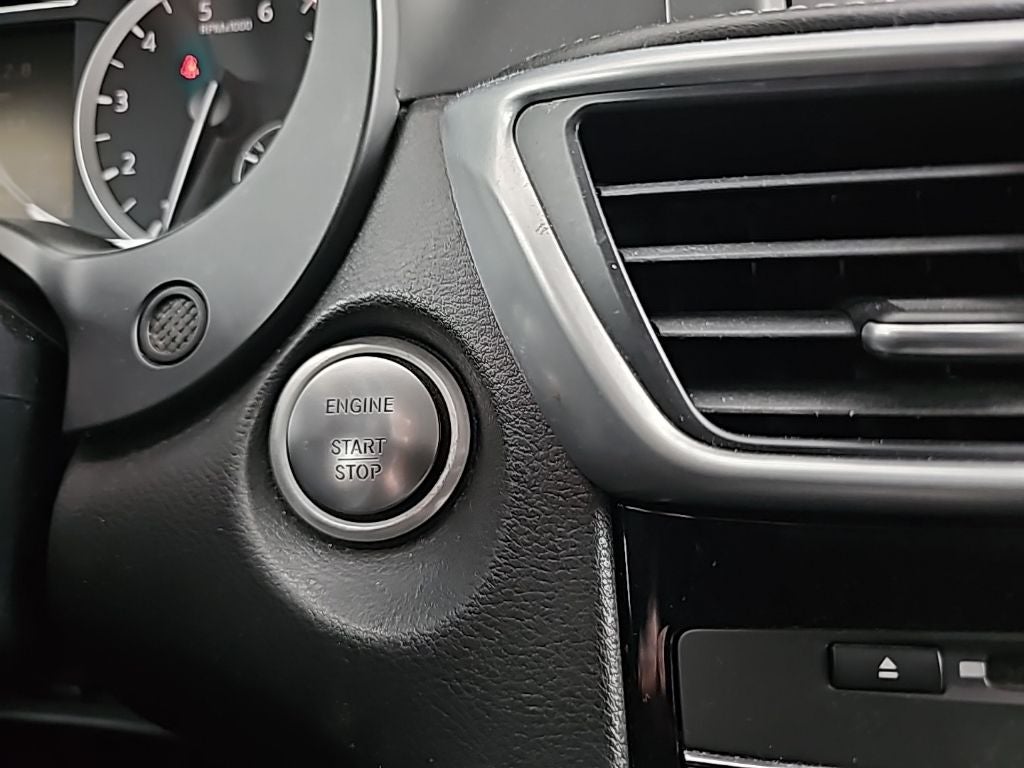 2018 INFINITI QX30 Luxury