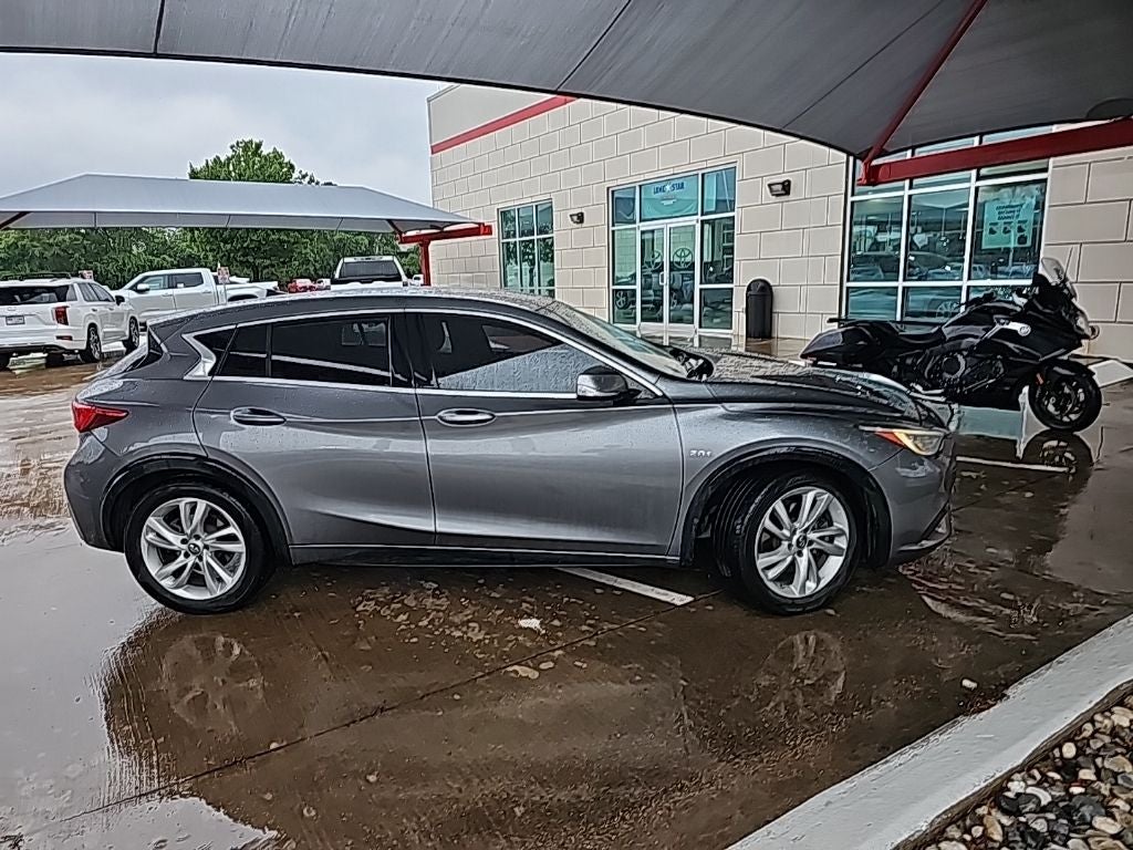 2018 INFINITI QX30 Luxury