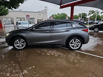 2018 INFINITI QX30 Luxury