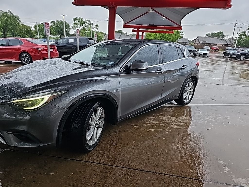 2018 INFINITI QX30 Luxury