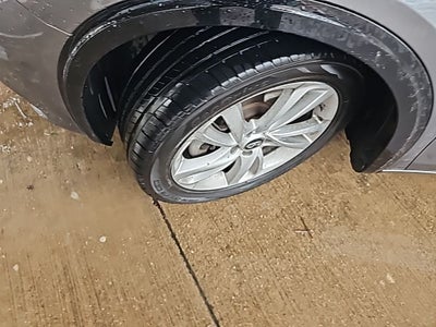 2018 INFINITI QX30 Luxury