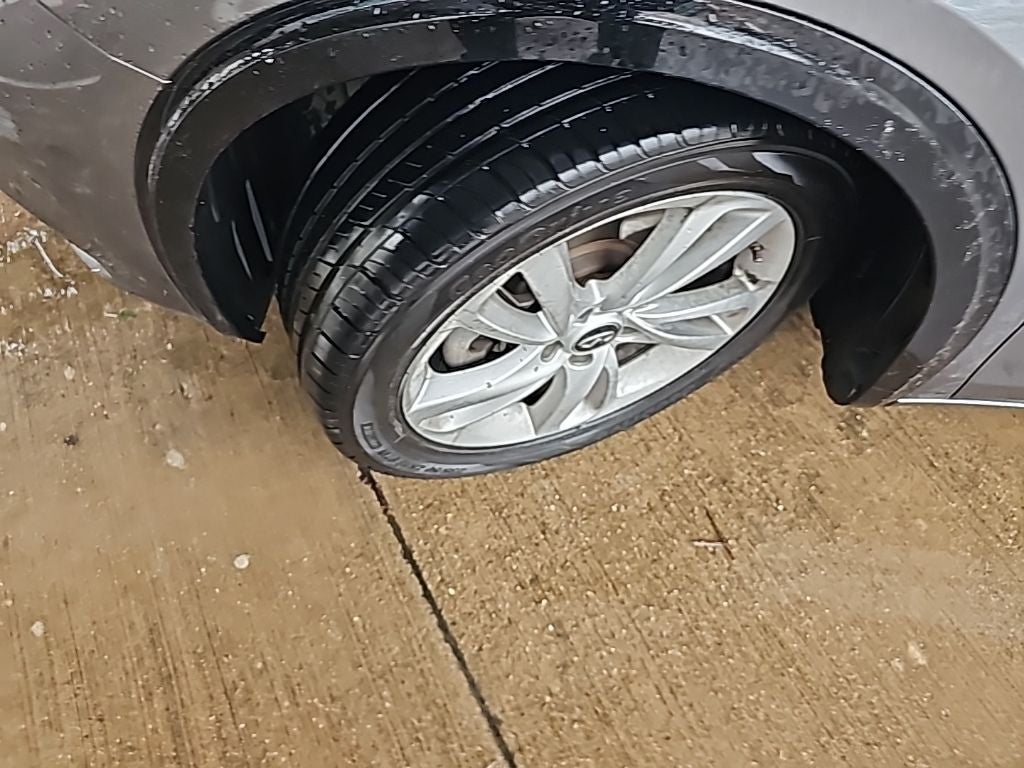 2018 INFINITI QX30 Luxury