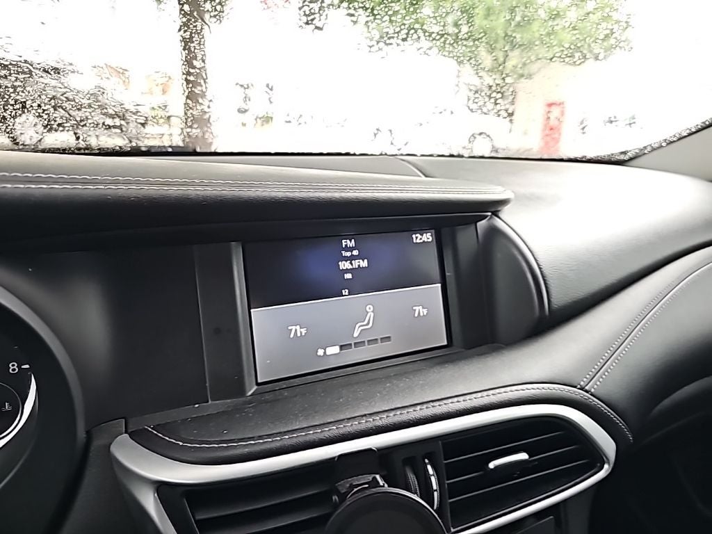 2018 INFINITI QX30 Luxury