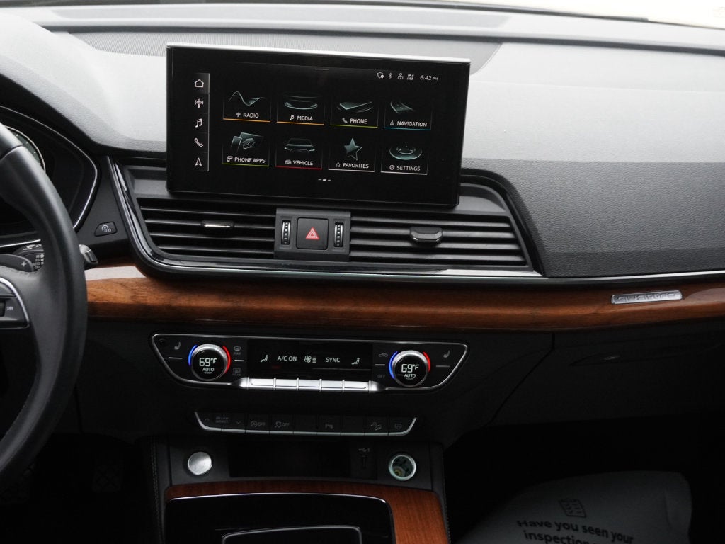 2022 Audi Q5 45 S line Premium quattro