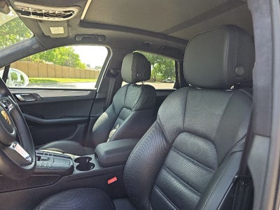 2021 Porsche Macan Turbo