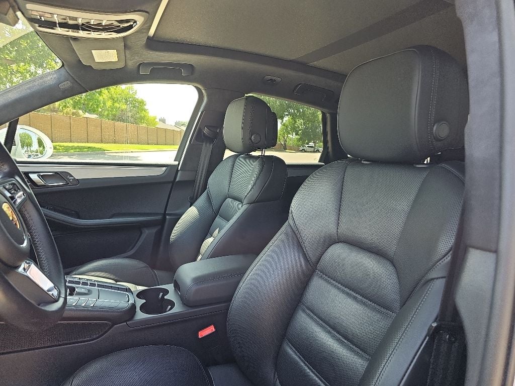 2021 Porsche Macan Turbo