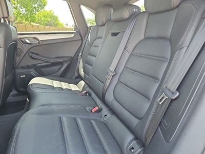 2021 Porsche Macan Turbo