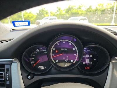 2021 Porsche Macan Turbo