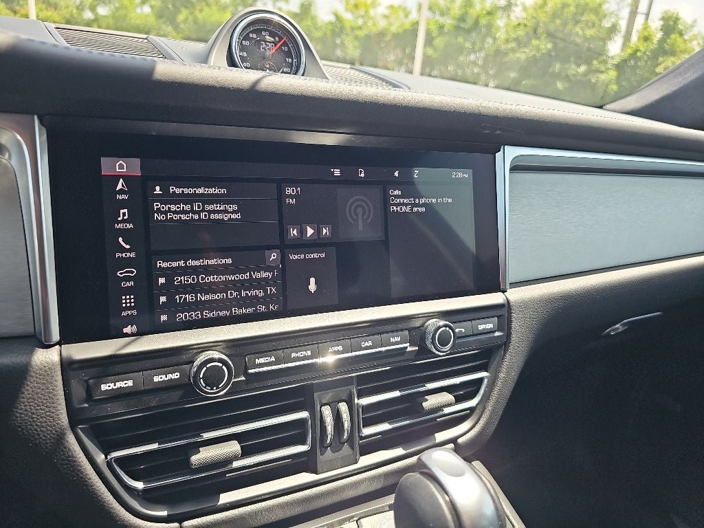 2021 Porsche Macan Turbo