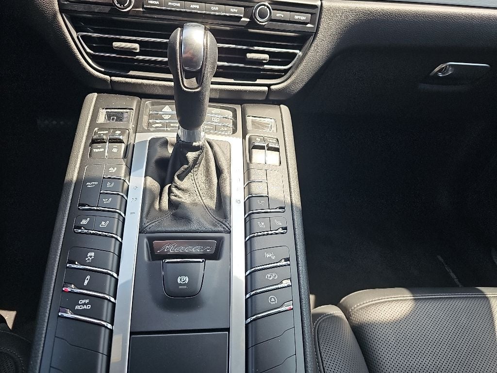 2021 Porsche Macan Turbo