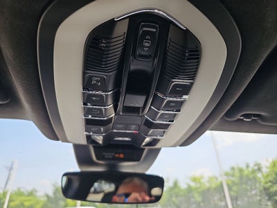 2021 Porsche Macan Turbo