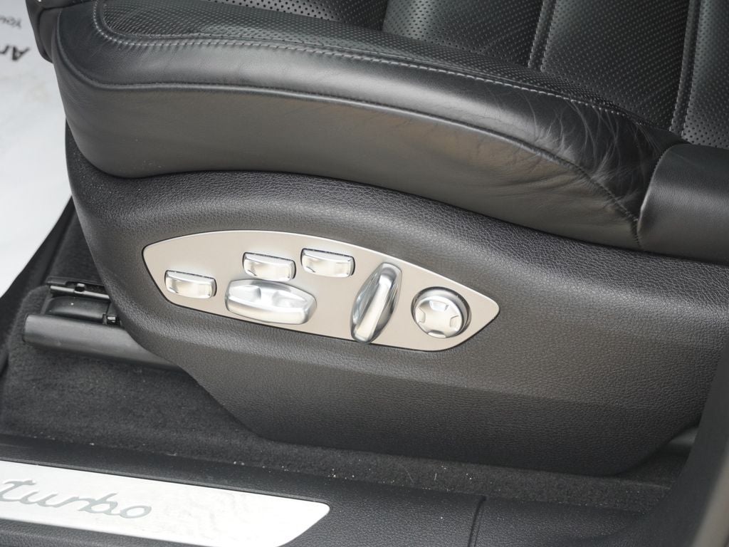 2021 Porsche Macan Turbo