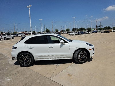 2021 Porsche Macan Turbo