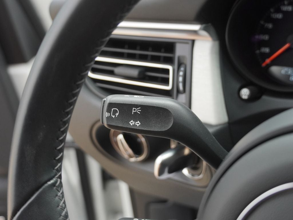 2021 Porsche Macan Turbo