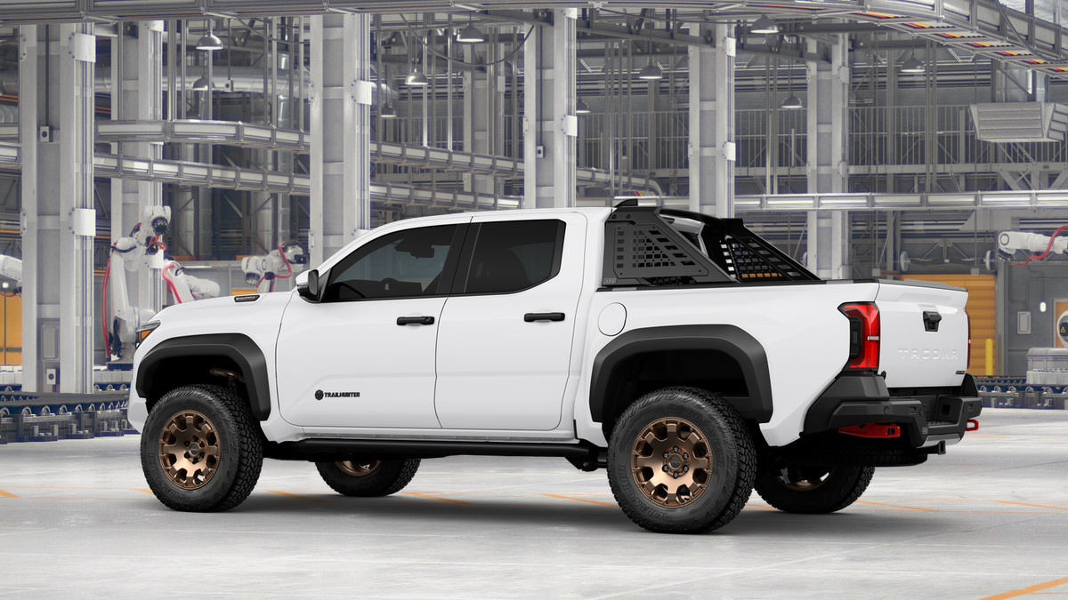 2026 Toyota Tacoma i-FORCE MAX Tacoma Trailhunter